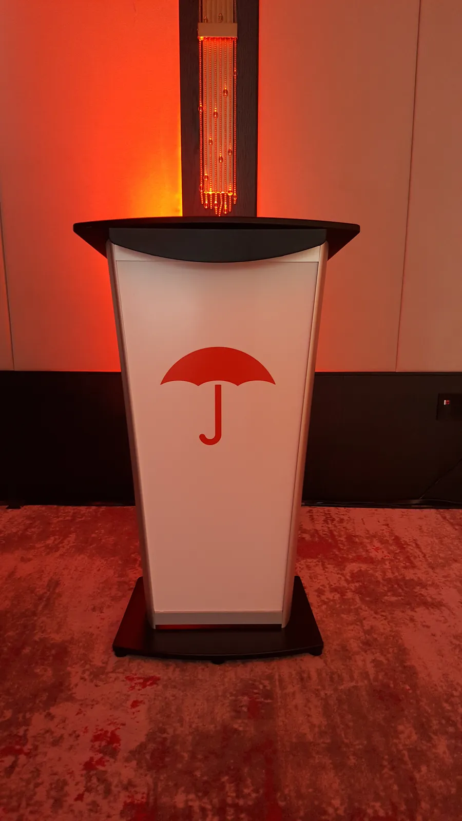 Traveler Podium — interior graphics produced and installed by IAC, Toronto