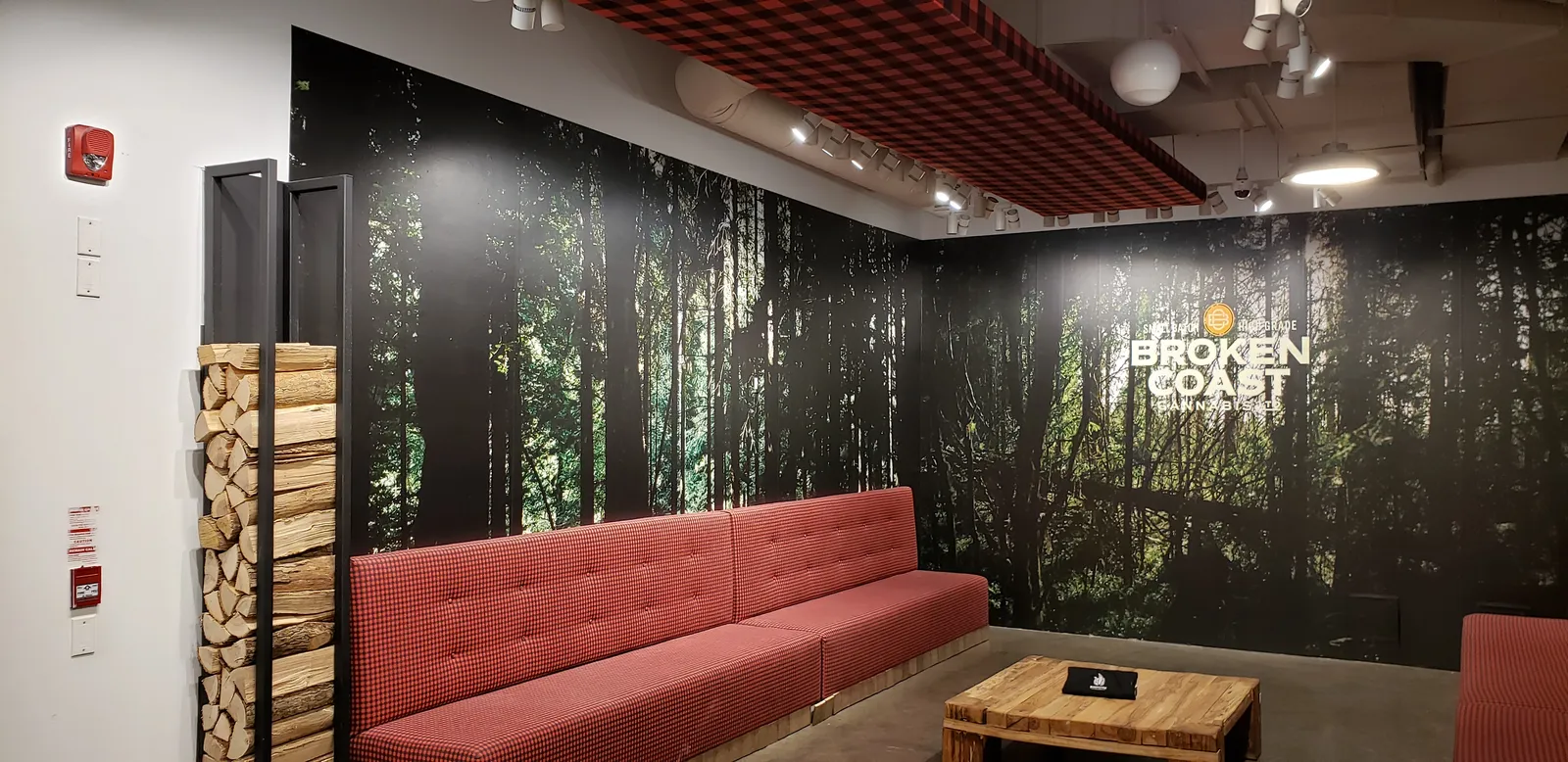 Bonnefire 3 — interior graphics produced and installed by IAC, Toronto